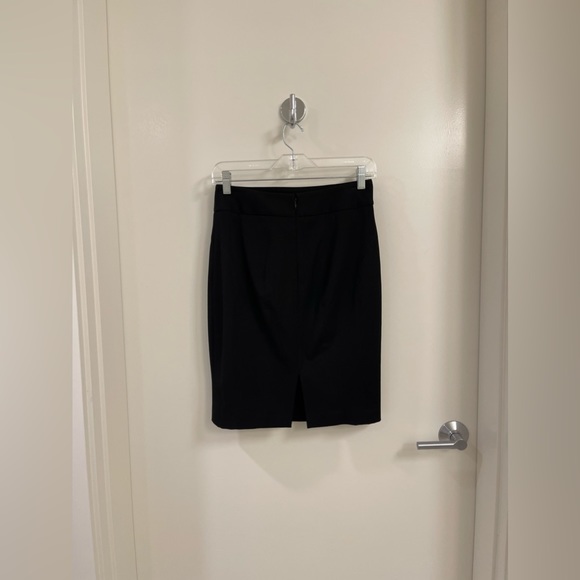 Express Pencil Skirt. Size 4 - Picture 3 of 13